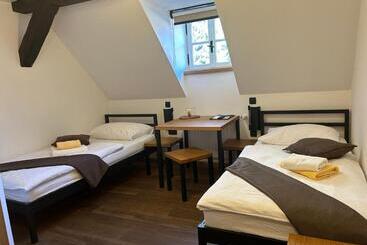 تختخواب و صبحانه Old Parish House