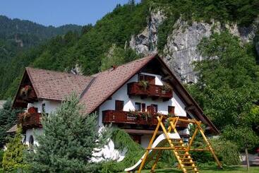 تختخواب و صبحانه Pr Bevc