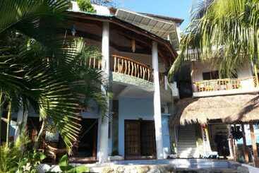 Dolphinbay Beachfront & Dive Resort