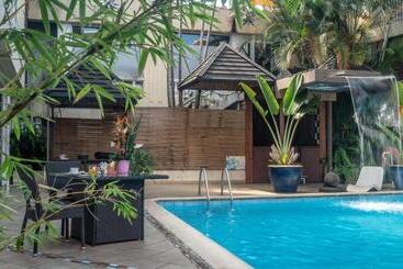 Отель Sud Hôtel