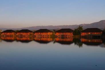 Royal Nadi Resort