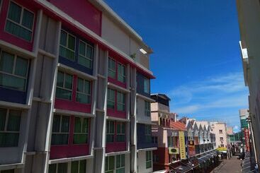 הוסטל Borneo Sandakan Backpackers