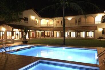 تختخواب و صبحانه Casa Titik