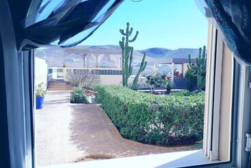 تختخواب و صبحانه Dar Saada Mirleft