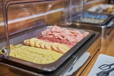 تختخواب و صبحانه Pension & Restaurant Patriot Trnava