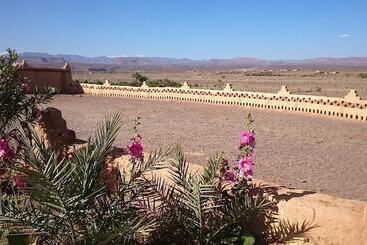 تختخواب و صبحانه Auberge Bassou