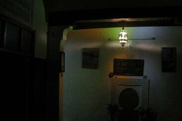 تختخواب و صبحانه Riad Family Samnoun