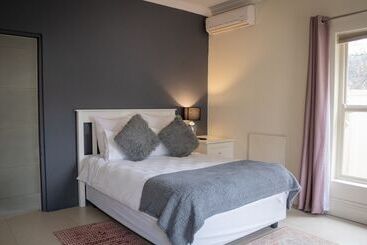 مبيت وإفطار Rustic Manor Guest House