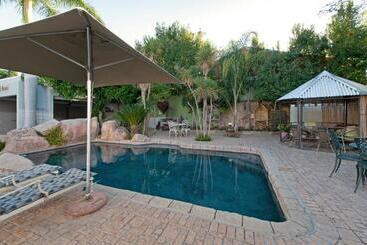 مبيت وإفطار Skinkikofi Guest House