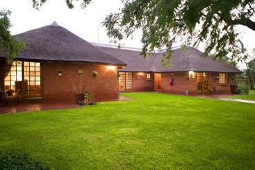 مبيت وإفطار The Willows Guesthouse