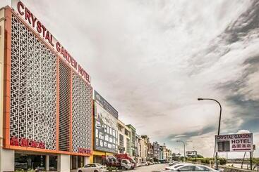 Crystal Garden Hotel   Seri Kembangan