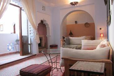 هتل Hôtel Ras El Maa