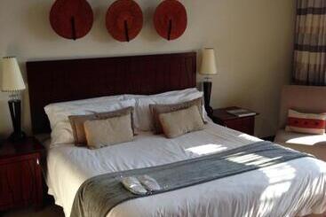 בית מלון כפרי Maropeng Boutique