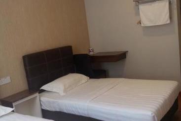 M Empire Motel