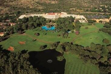 Курорт Sun City Hotel And Casino