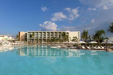 Family Selection at Grand Palladium Select Costa Mujeres Resort & Spa - All Inclusive