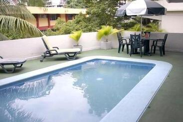 فندق Suites Jazmin Acapulco