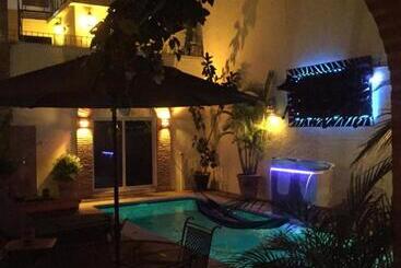 住宿加早餐  Hacienda Escondida Puerto Vallarta