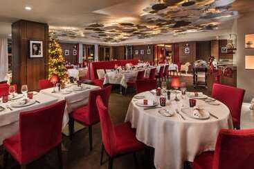 فندق Hôtel Barrière Les Neiges Courchevel