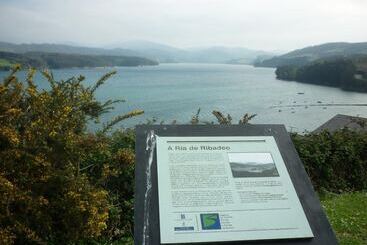 בית מלון כפרי Villa De Ribadeo