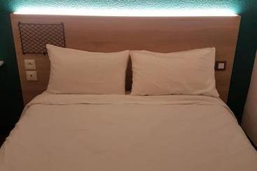 هتل F1 Lyon Saint Priest