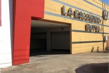 모텔 Autohotel La Escondida