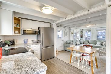 Charming Westbrook Cottage, Steps To Private Beach