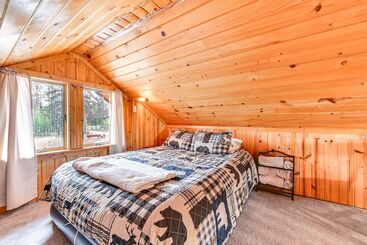 بيت ريفى Cozy Bigfork Cabin W/ Canoes: Walk To Swan River!