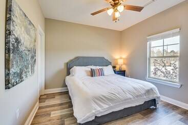 کلبه Modern Dothan Home Near Downtown & Hospitals!