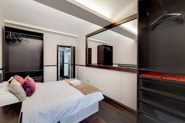 هتل آپارتمان The Chesham Residences