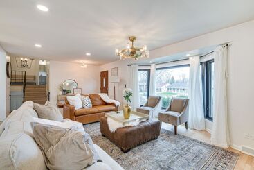 별장 Family Friendly Villa Park Home: 16 Mi To Chicago!