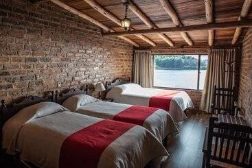 בית מלון כפרי Refugio Pozo Azul