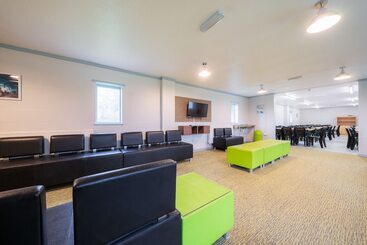 דירת נופש Bunkhouse/20bedroom/sleeps85/4acre/gamesroom/wifi