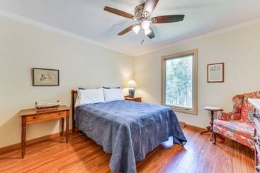 별장 Spacious Mount Pleasant Home W/ Grill & Yard!