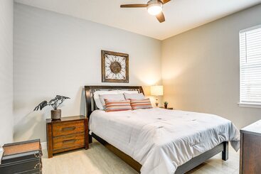 Сельский дом Tampa Home W/ Fire Pit, Grill, Cornhole + More!