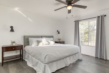 Сельский дом Enchanted Forest By Avantstay Indoor Hot Tub!