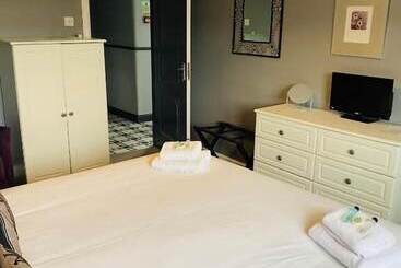 住宿加早餐 Traxx