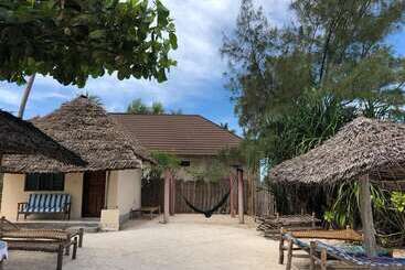 ベッドアンドブレックファースト Family Beach Bungalows