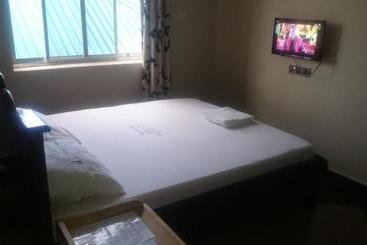 تختخواب و صبحانه Itetemia Royal Inn