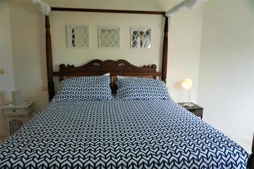 تختخواب و صبحانه Oreuga Apartahotel Boutique
