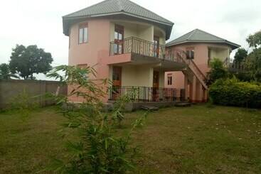 تختخواب و صبحانه Trax Holiday Cottages