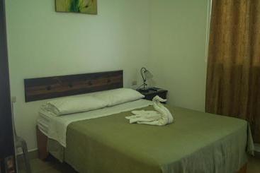 هتل Explore Lodge