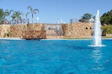 هتل Jardines De Dayman