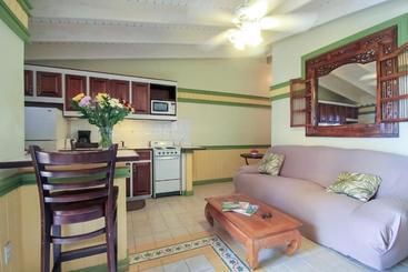 هتل Mary S Boon Beach Resort & Spa
