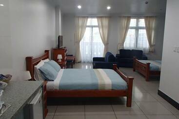 هتل Tungi Colonnade