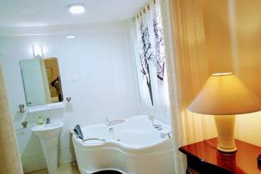 Shangri La Hotel Muyenga