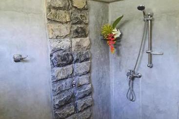 تختخواب و صبحانه Mass Eco Cabana Yoga & Spa   Unawatuna