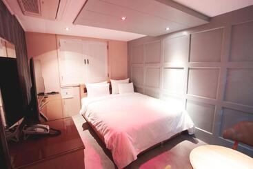 Goodstay Grand Motel Chuncheon