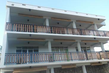 هتل Lotus Villa Holiday Resort