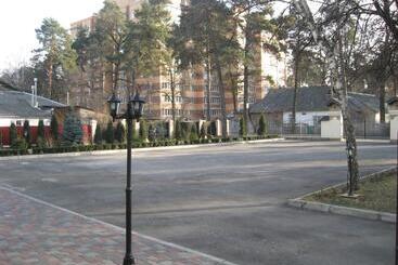 בית מלון כפרי Shato Paradis